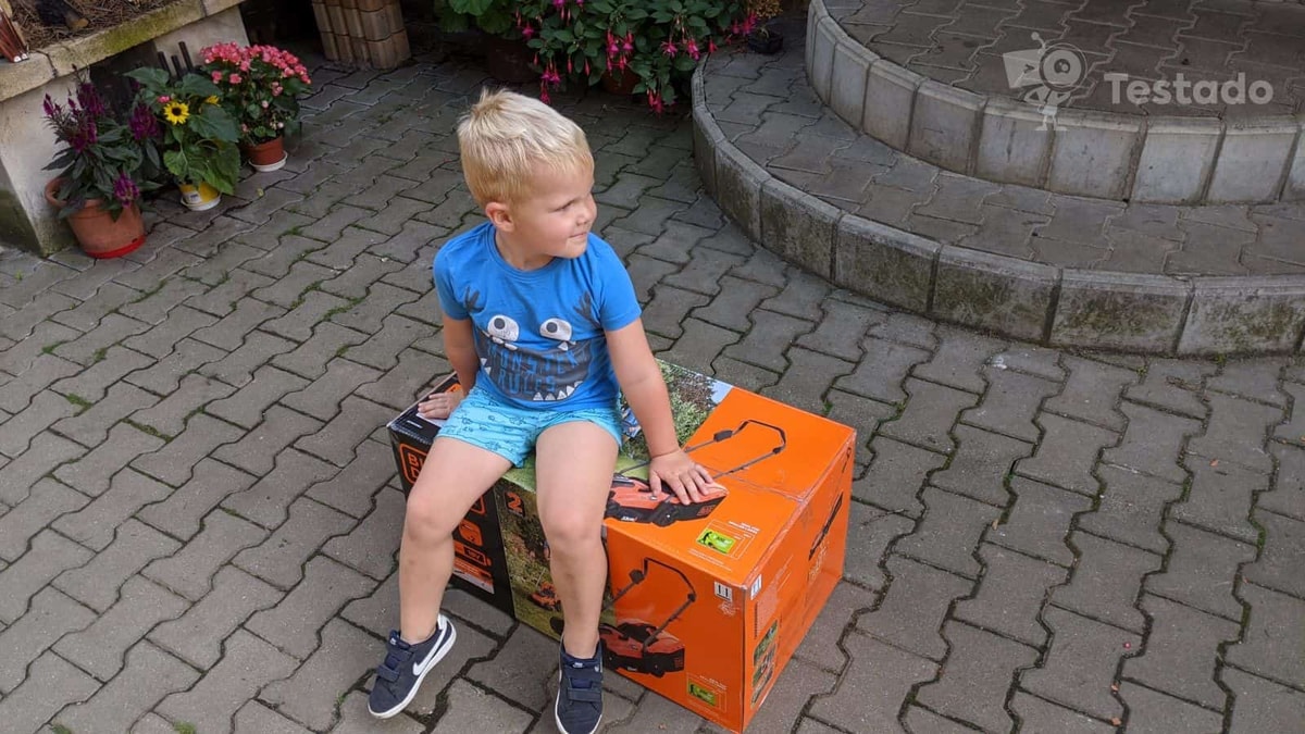 recenze Black & Decker BCMW3318 - obsah balení
