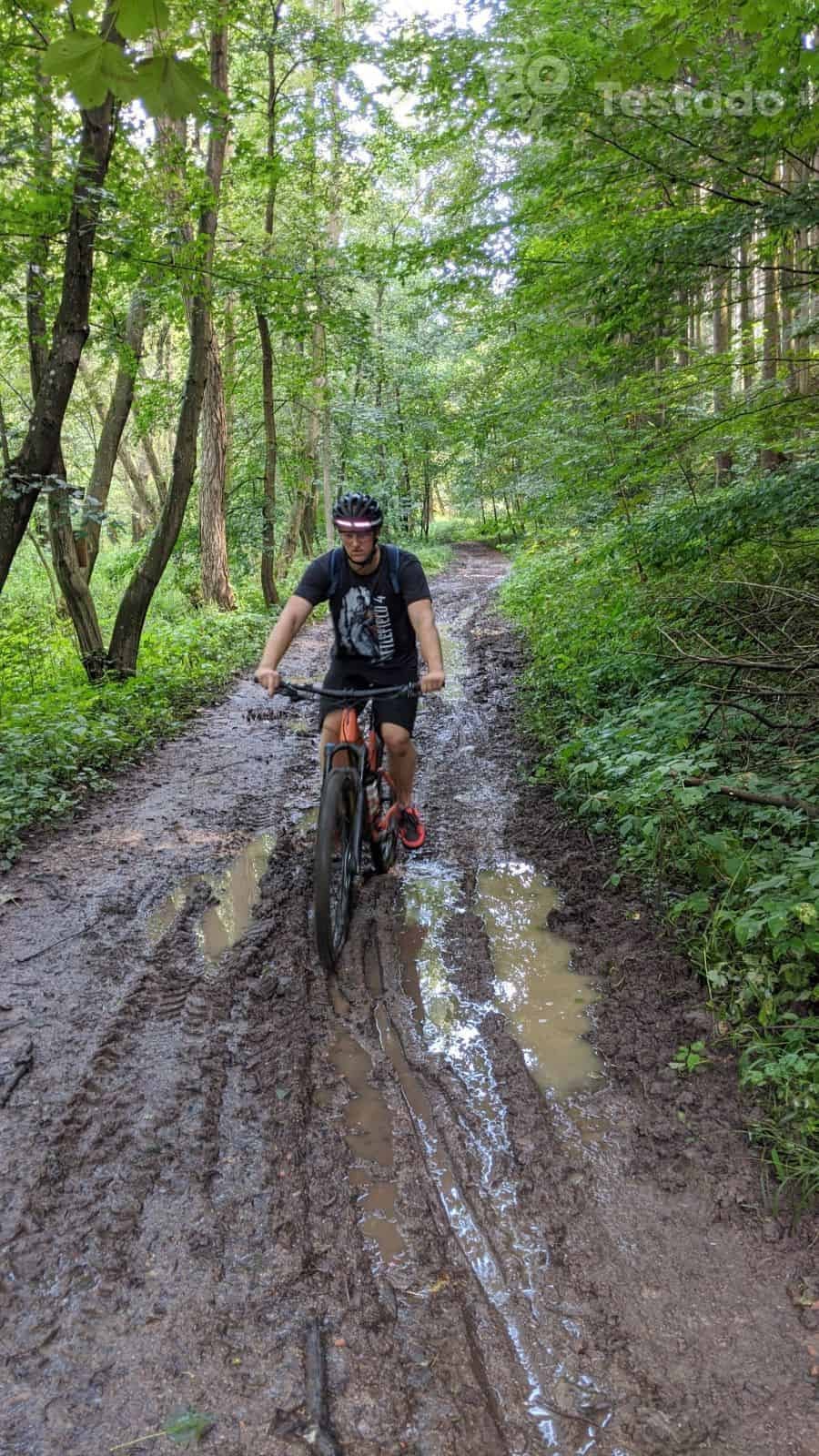 Recenze helmy na kolo Safe-Tec TYR 3