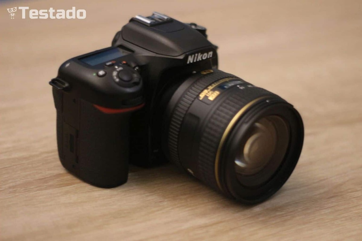 Nikon D7500