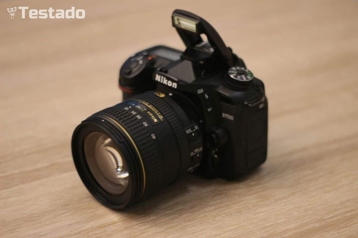 Nikon D7500