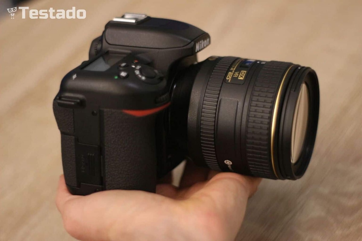 Nikon D7500