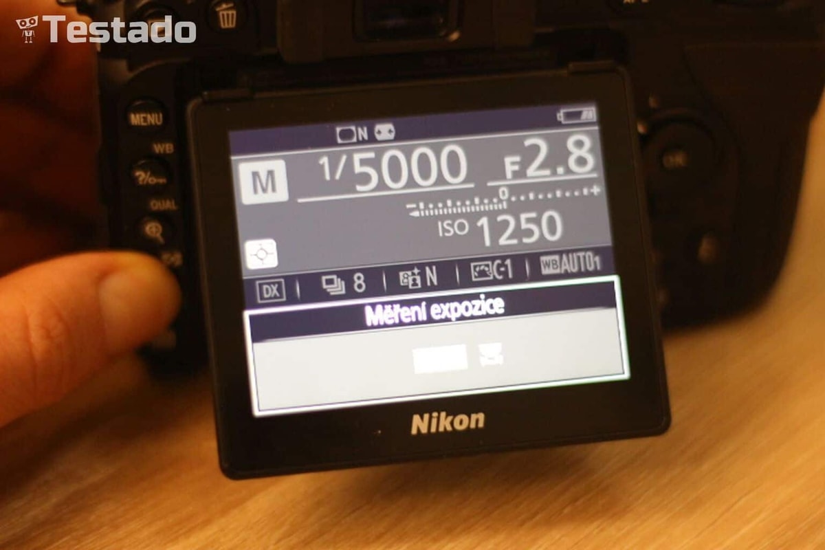 Nikon D7500