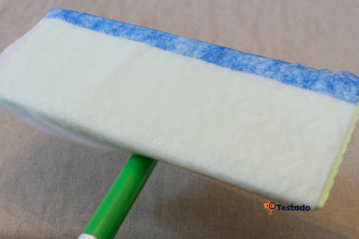 Swiffer mop instalovaný vytírací hadřík
