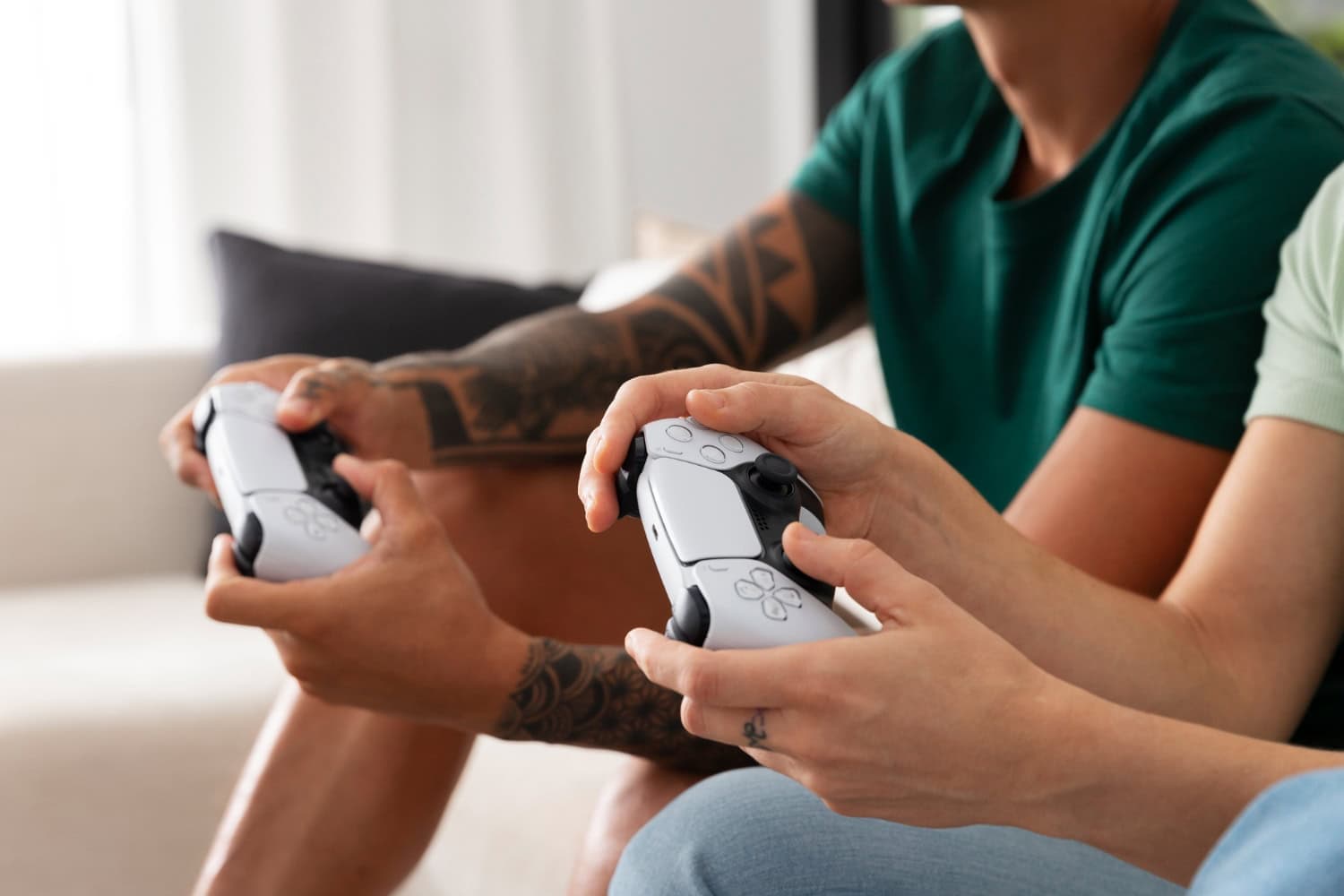 Nejlepší gamepady 2025. Vybíráme pro konzole a PC
