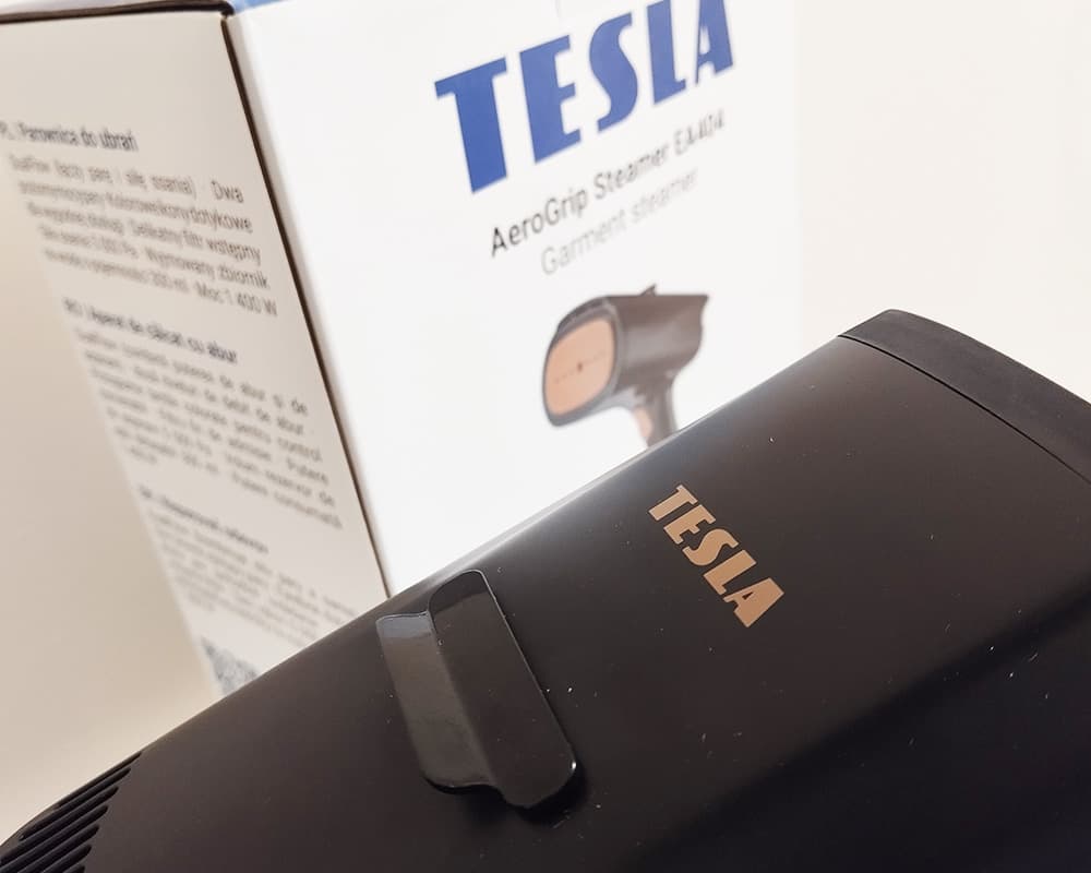 TESLA AeroGrip Steamer EA404 recenze napařovače oděvů