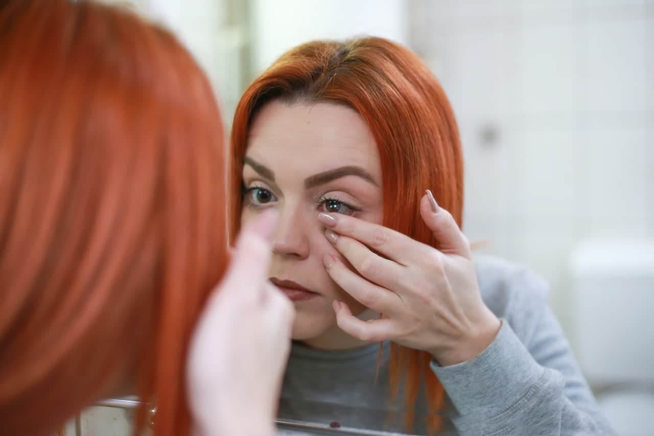 kontaktní čočky jak aplikovat