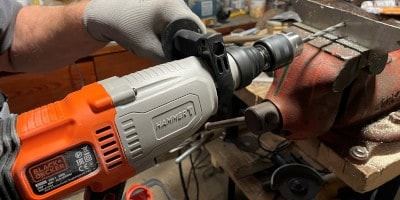 Recenze vrtacího a sekacího kladiva Black & Decker BEHS02K
