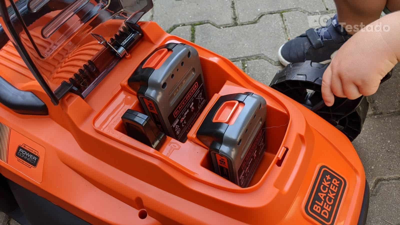 recenze zahradní akumulátorové sekačky Black & Decker BCMW3318 - výdrž baterií