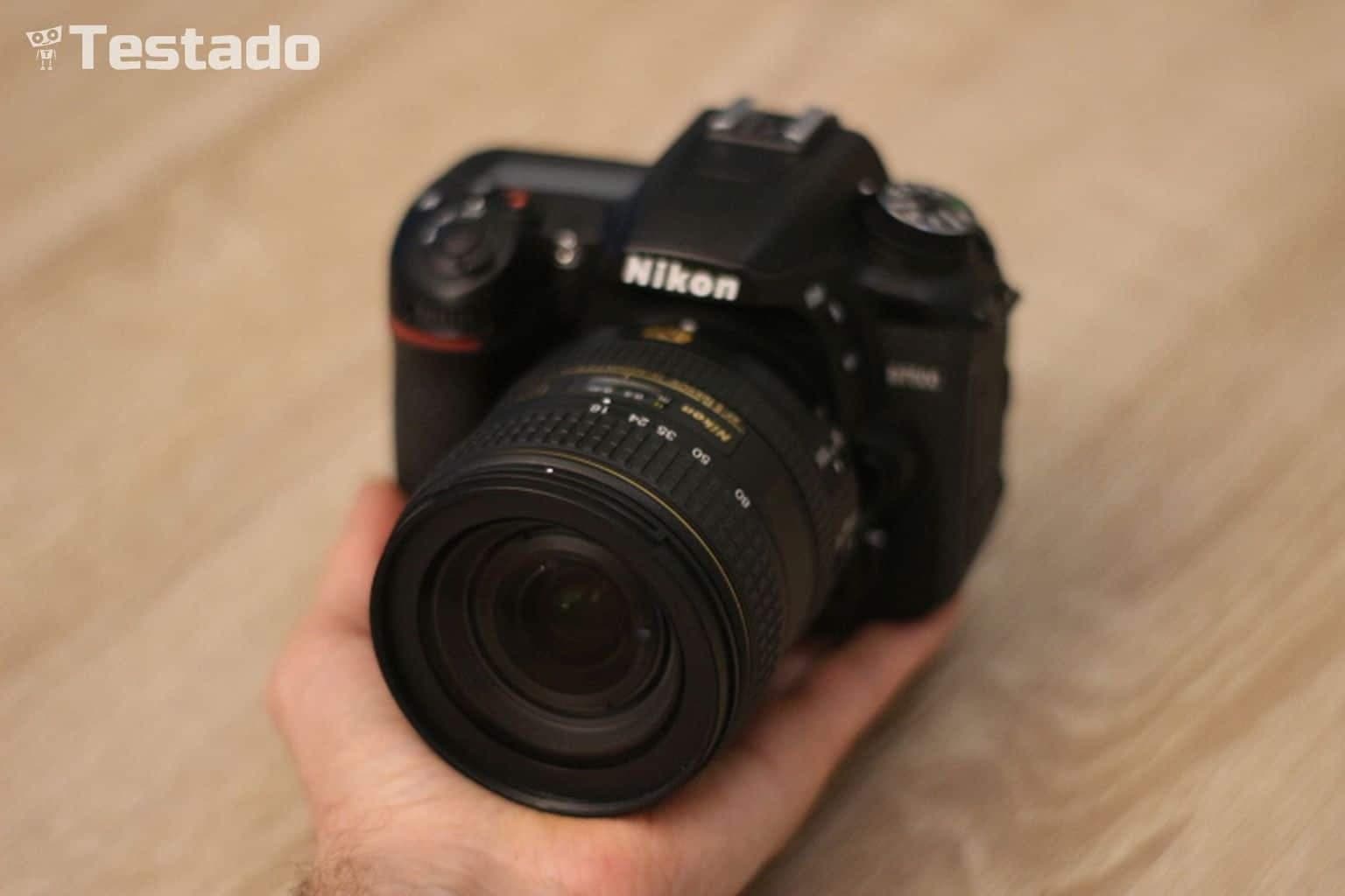Nikon D7500