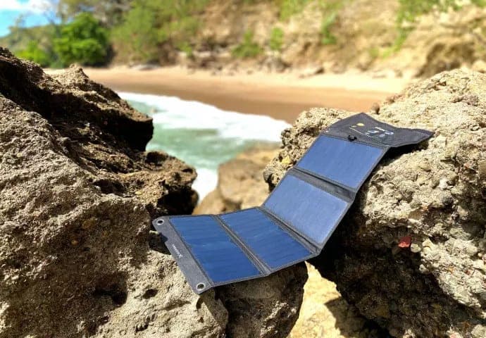 porovnání outdoor solární nabíječka