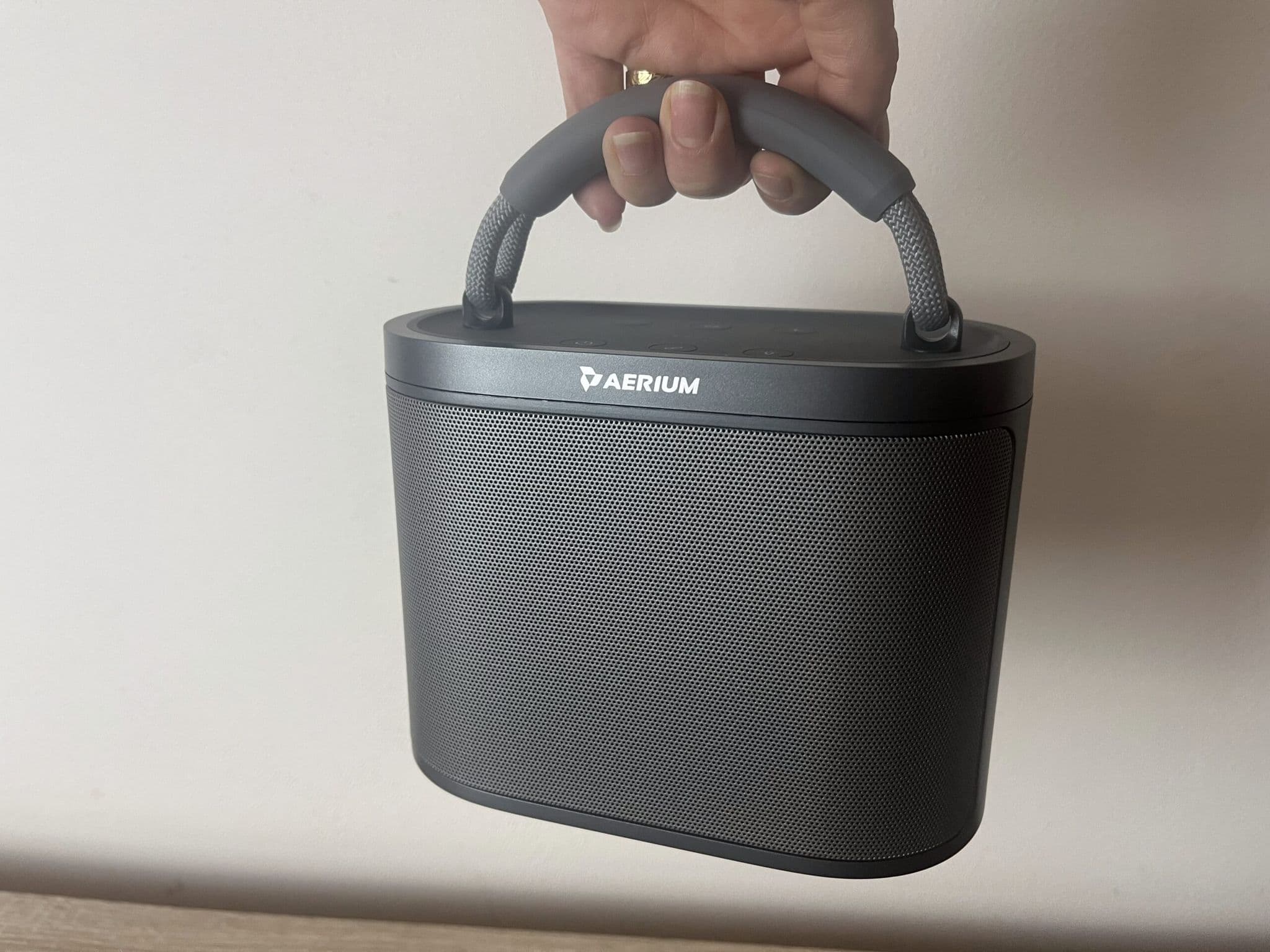 přenosný Bluetooth reproduktor AERIUM SoundBag 20 - recenze