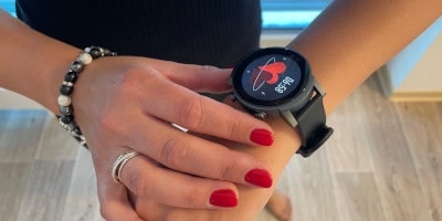 Recenze smart watch TicWatch E3