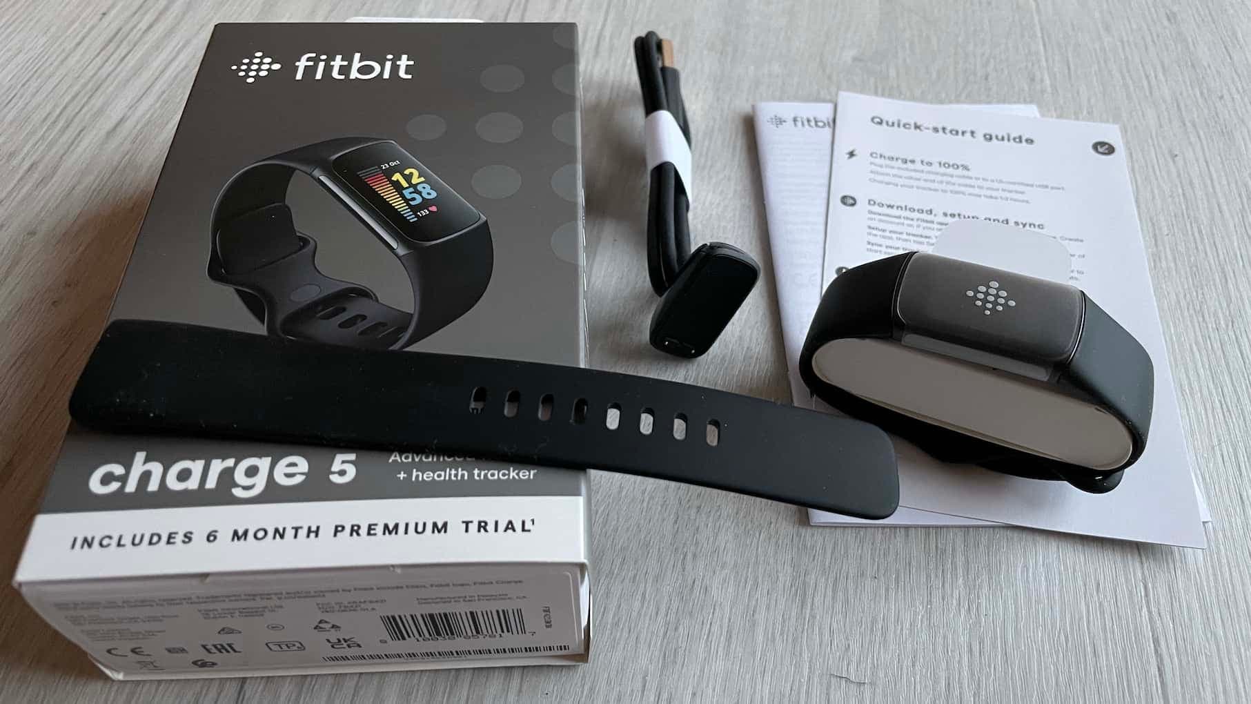 Fitbit Charge 5 - obsah základního balení