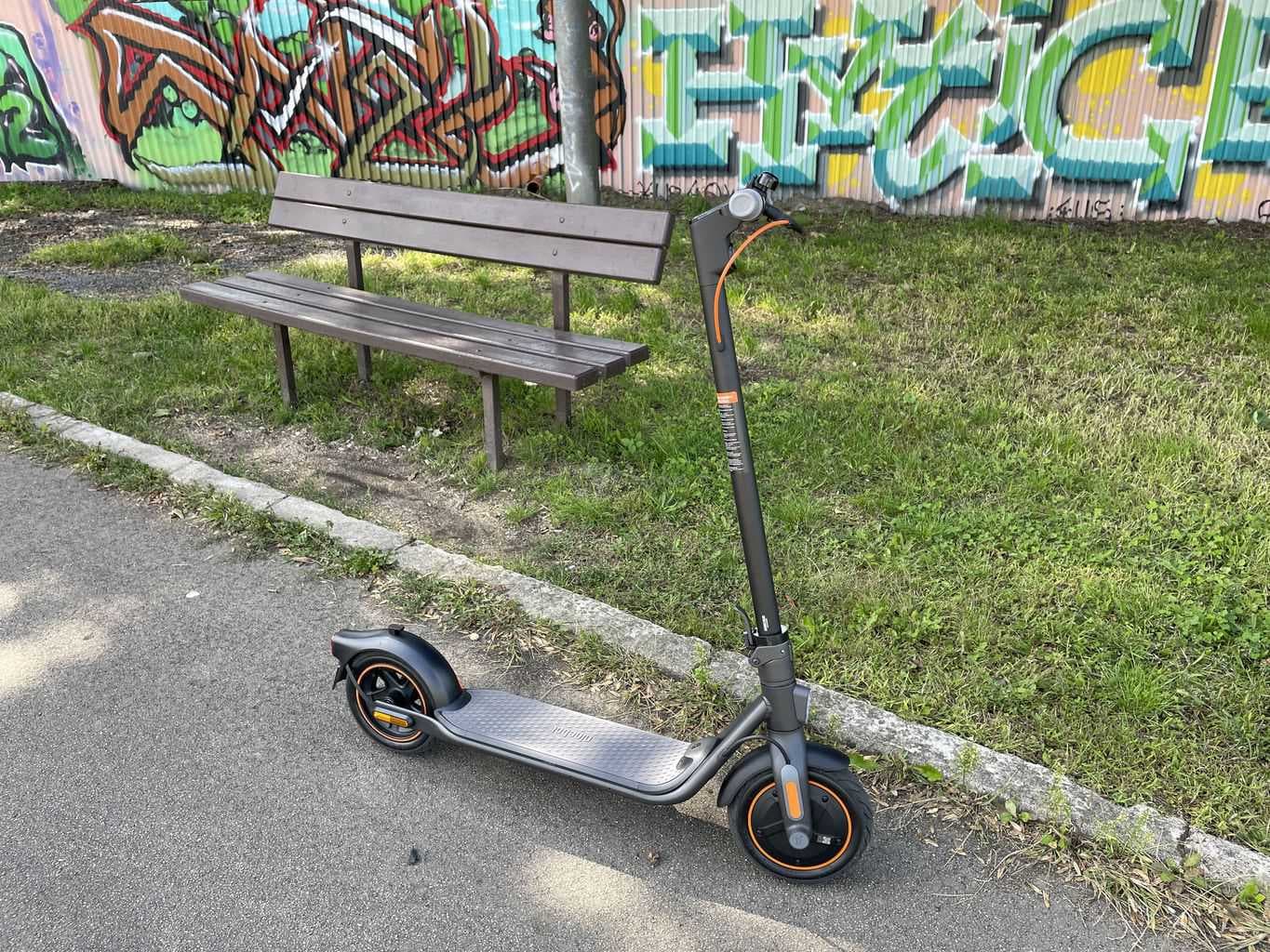 test Ninebot Kickscooter F40E - jízdní vlastnosti