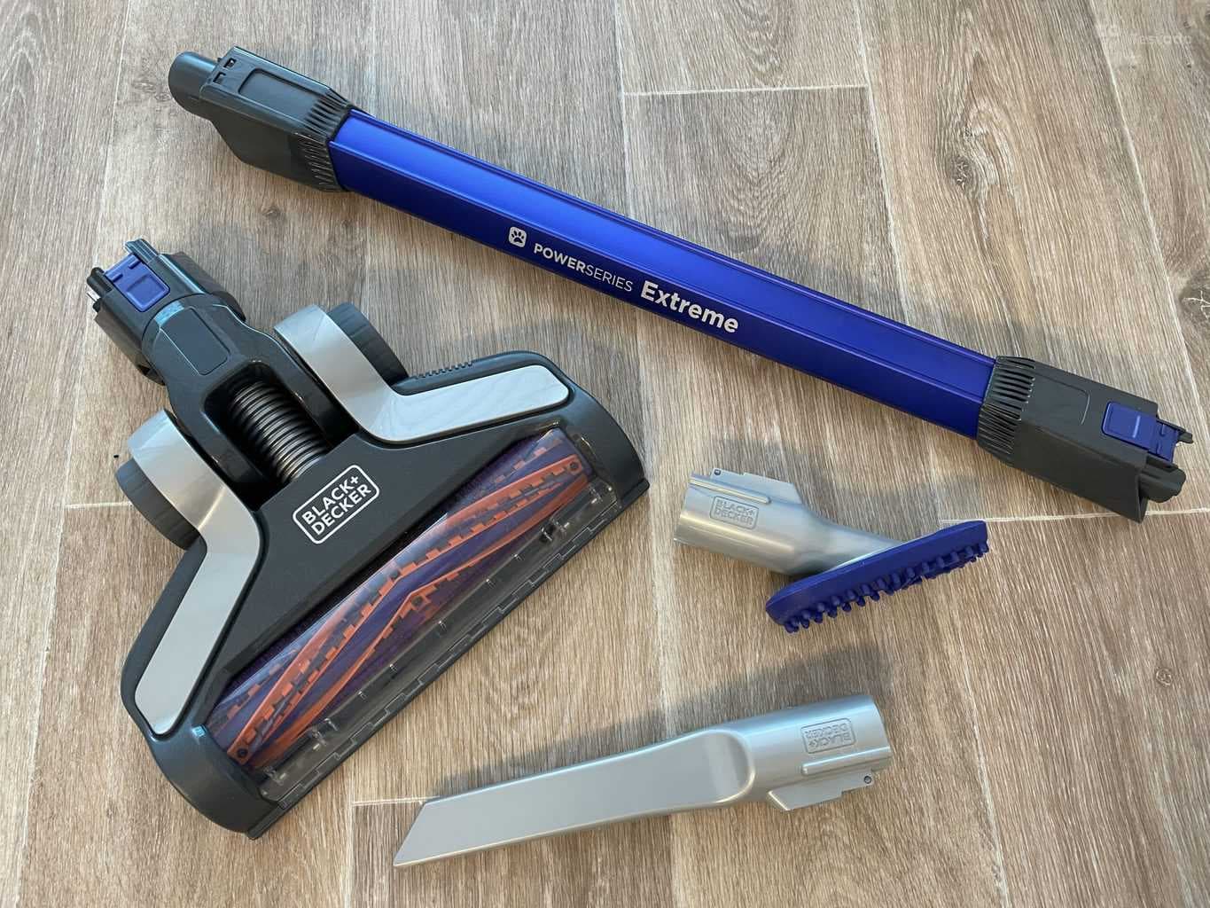 tyčový vysavač Black & Decker BHFEV182CP