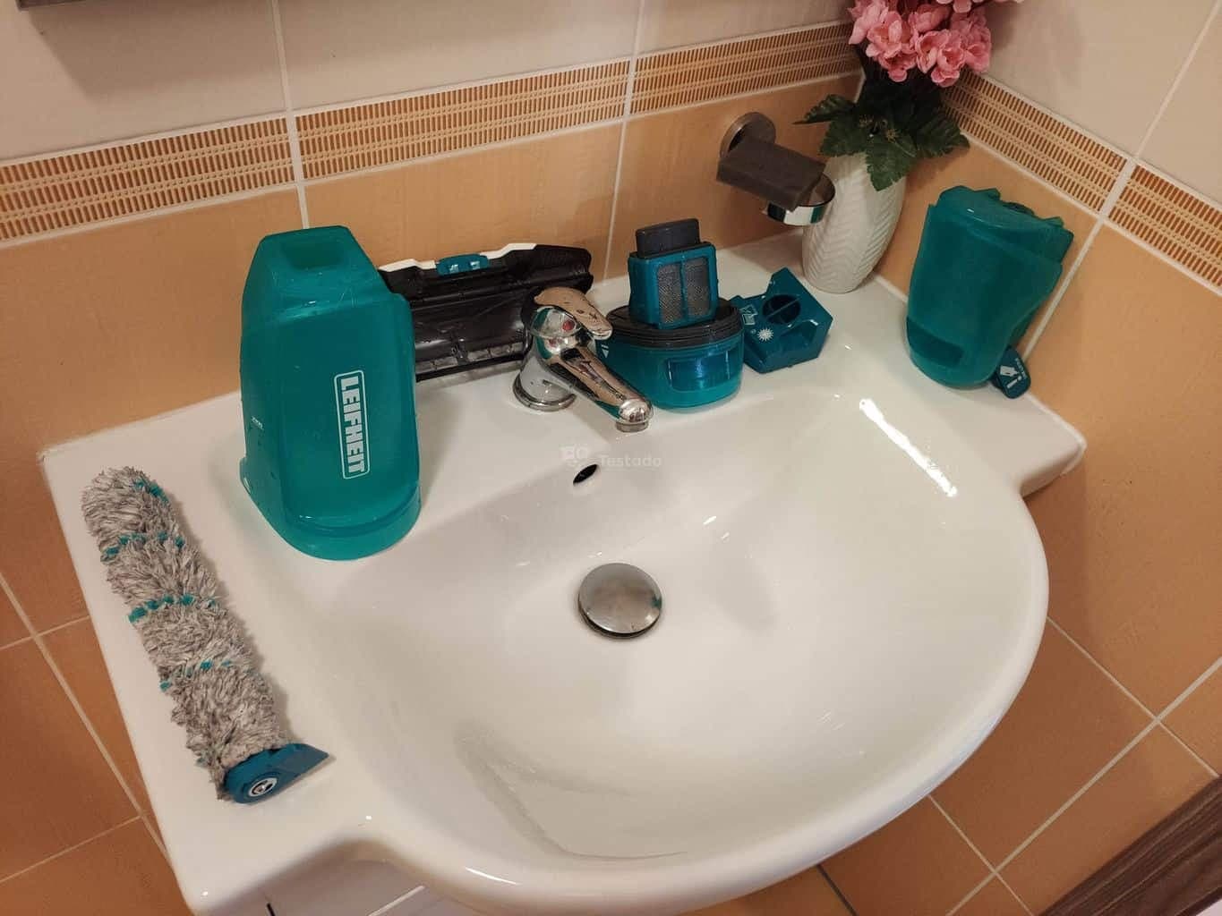 Leifheit Aku vysavač a mop Regulus Aqua PowerVac 11914 - údržba