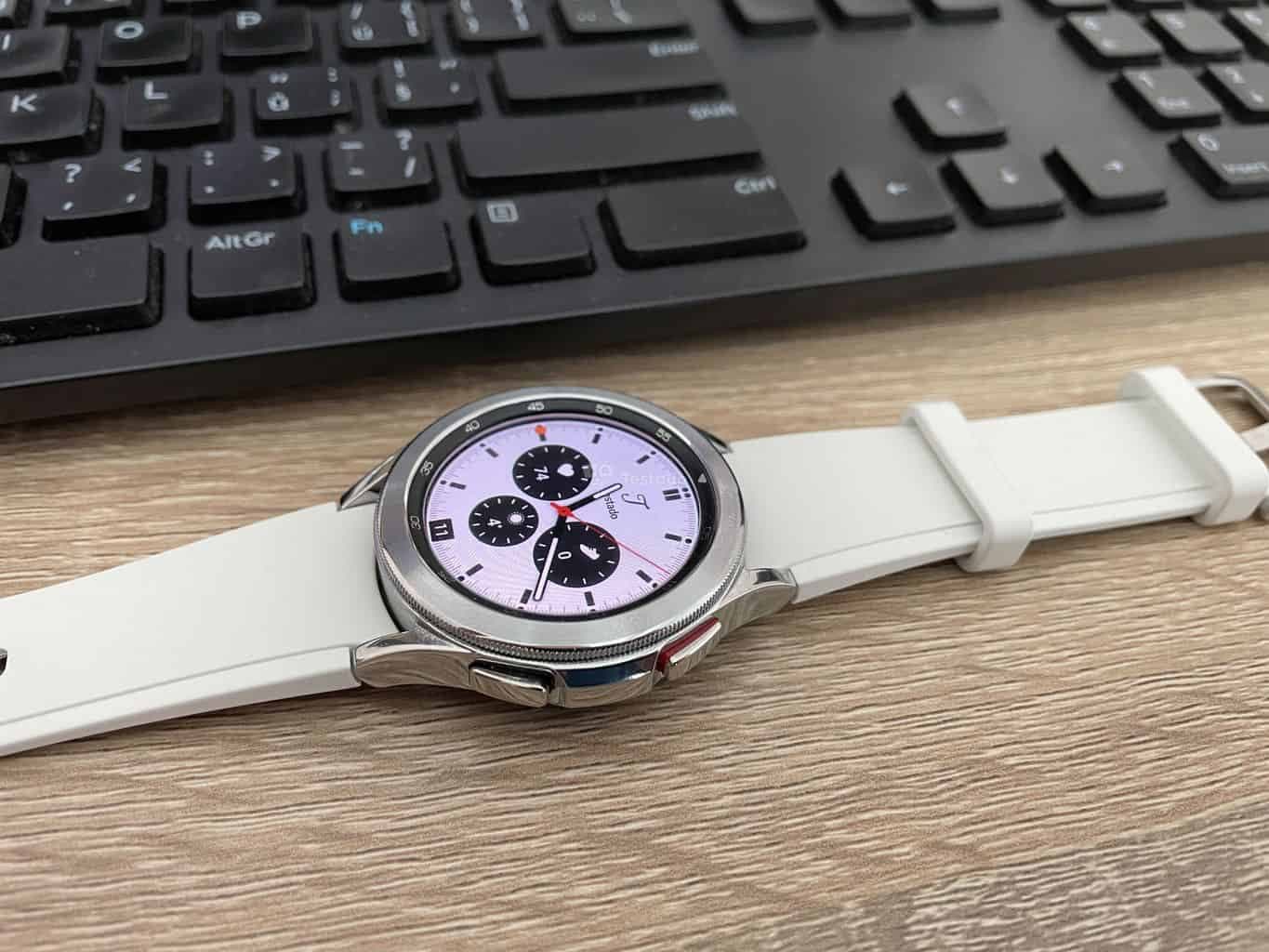 Galaxy Watch4 Classic - hodnocení displeje